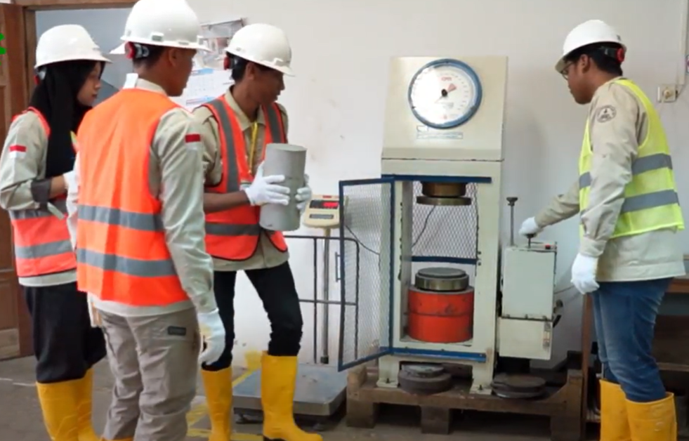 Uji Tekan Material (Alat Analog)