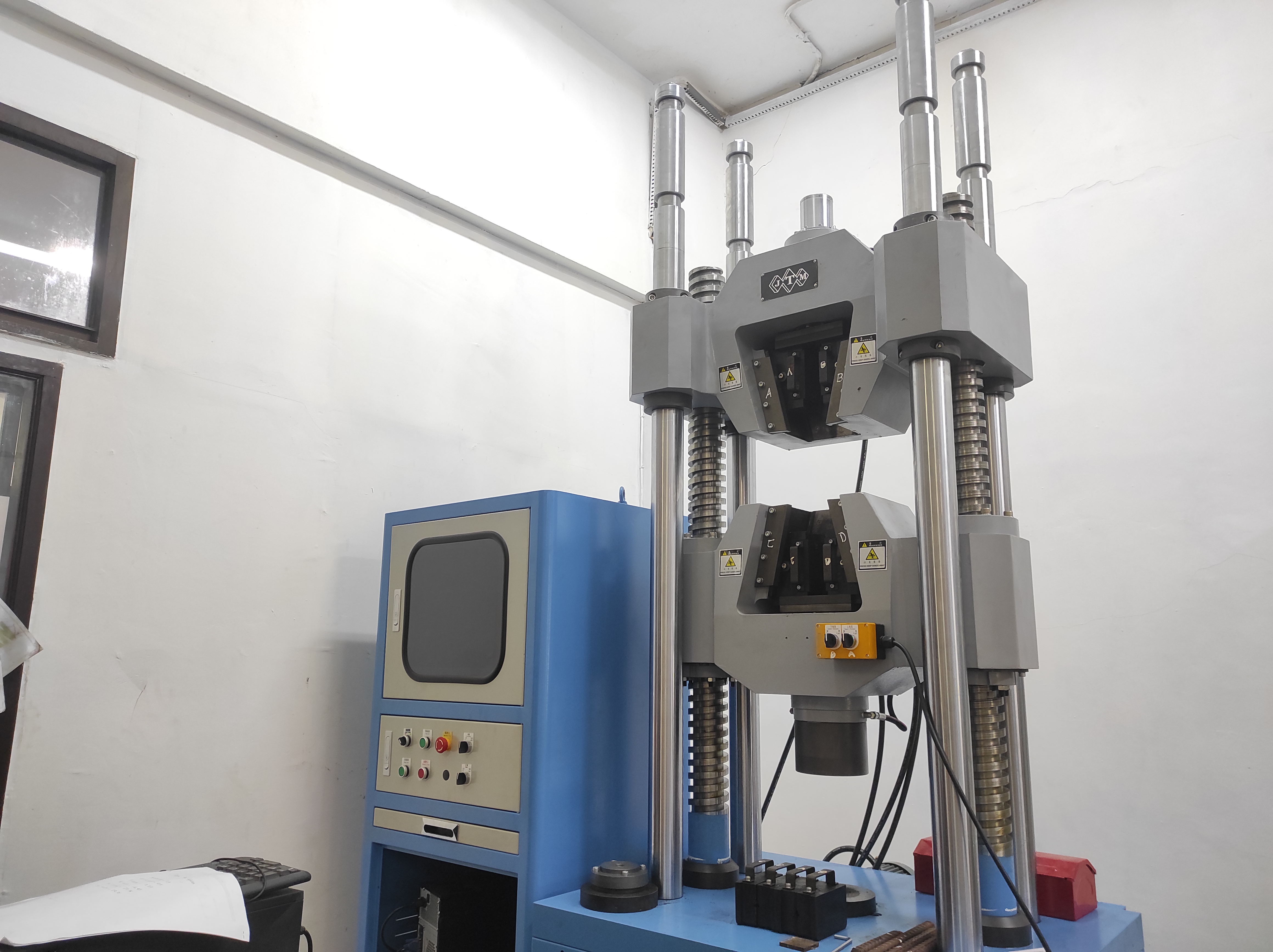 Uji Tekan Material (Alat Digital)